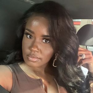 Meet your Posher, Brittney